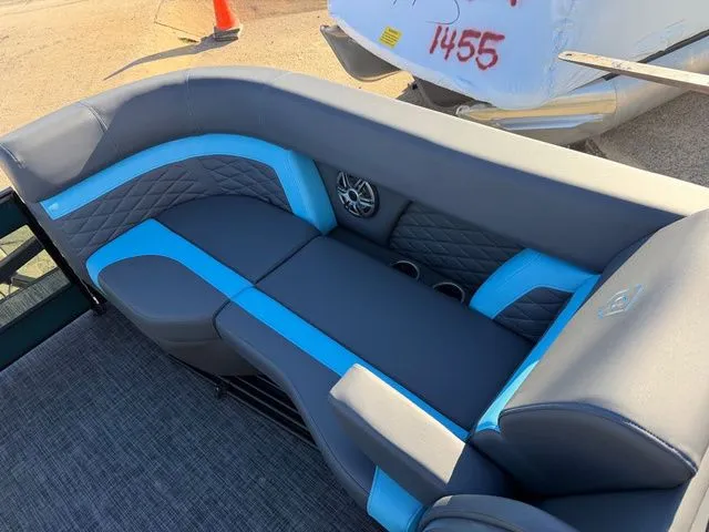 Slide: The Image of Godfrey Monaco 235 SFL Tritoon - Yamaha 300 2026 - 18