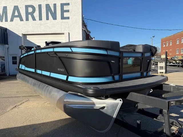 Slide: The Image of Godfrey Monaco 235 SFL Tritoon - Yamaha 300 2026 - 4