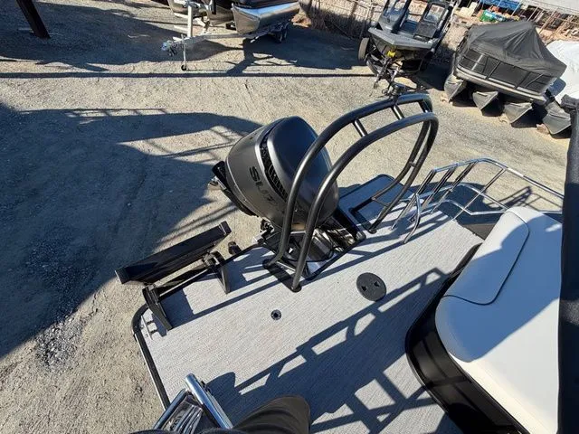 Slide: The Image of Godfrey Sweetwater 2286 SFLC - Suzuki 250 SS 2026 - 8