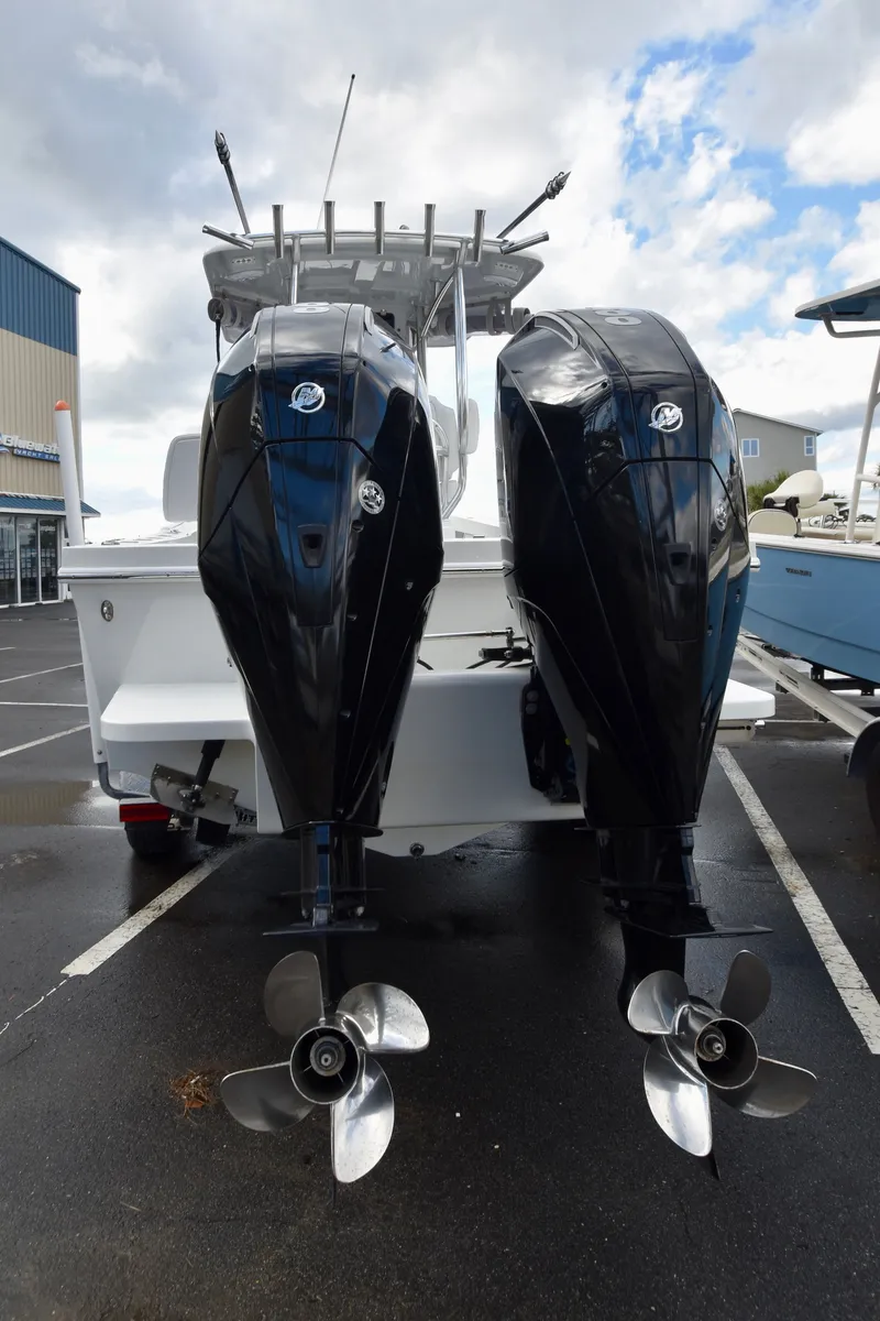 Slide: The Image of Pair Customs 24 Deep V 2023 - 3