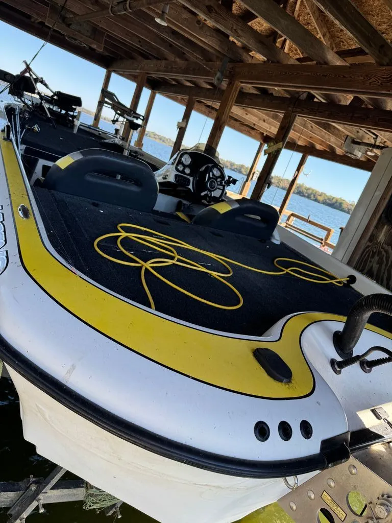 Slide: The Image of Legend Alpha 211 Dcx 2008 - 1