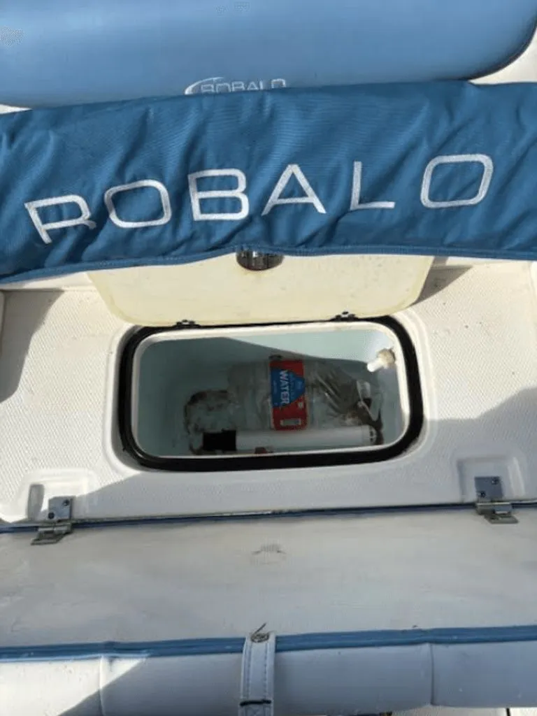 Slide: The Image of Robalo 207 Dual Console 2023 - 14