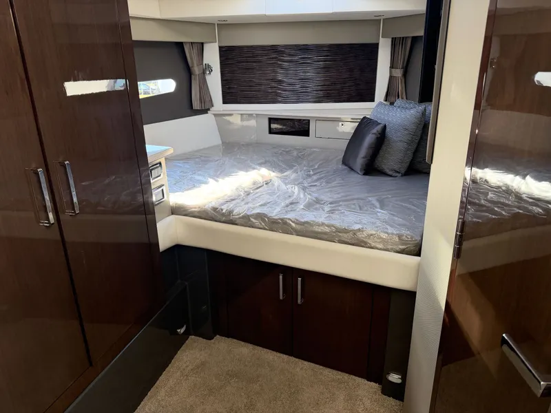 Slide: The Image of Carver Yachts C34 Coupe 2019 - 7