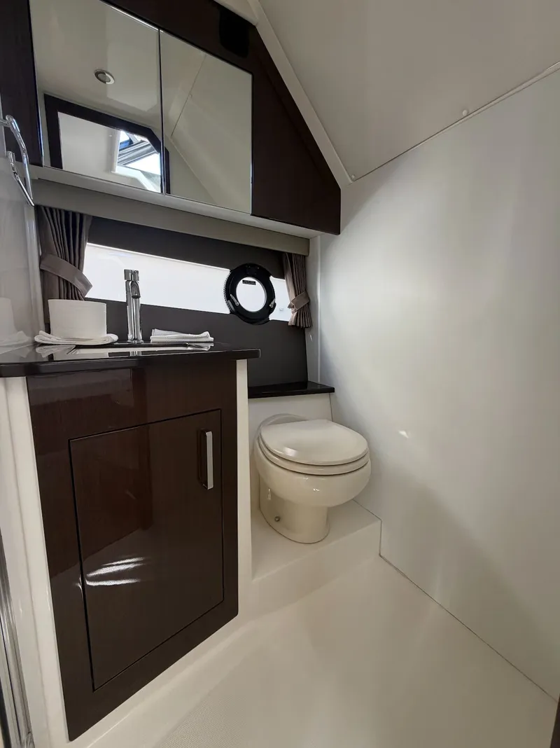 Slide: The Image of Carver Yachts C34 Coupe 2019 - 9