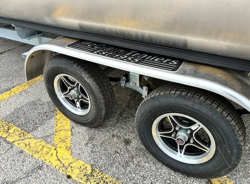 Slide: The Image of Avalon Venture 85 Rear Fish - 21' 2026 - 20