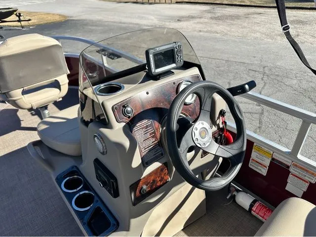 Slide: The Image of Sun Tracker Bass Buggy 16 XL Select 2023 - 8