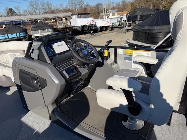 Slide: The Image of Godfrey Monaco 235 SFL - Yamaha 300 2026 - 10