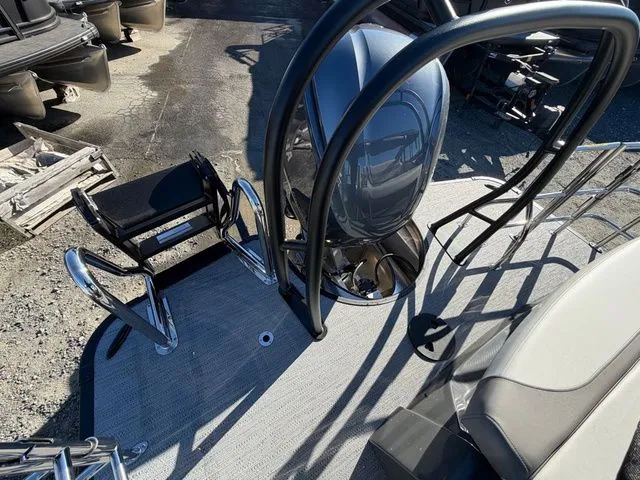 Slide: The Image of Godfrey Monaco 235 SFL - Yamaha 300 2026 - 15