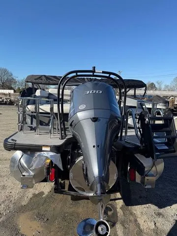 Slide: The Image of Godfrey Monaco 235 SFL - Yamaha 300 2026 - 3