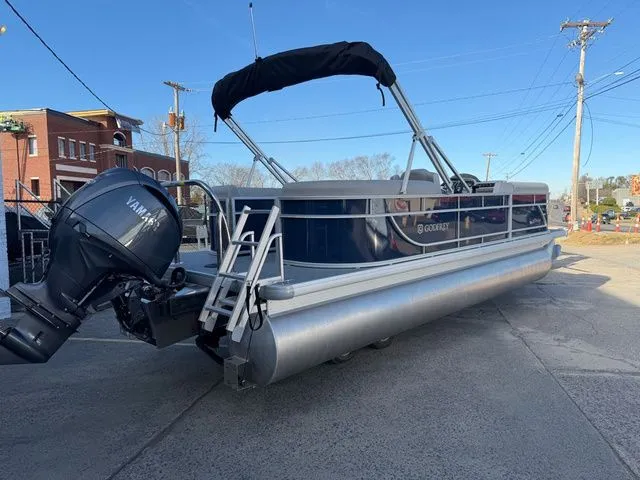 The Image of Godfrey Sweetwater 2286 SBX - 150 HP Yamaha 2026 - 1