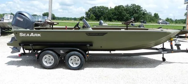Slide: The Image of SeaArk Shadow 20 V 2025 - 4