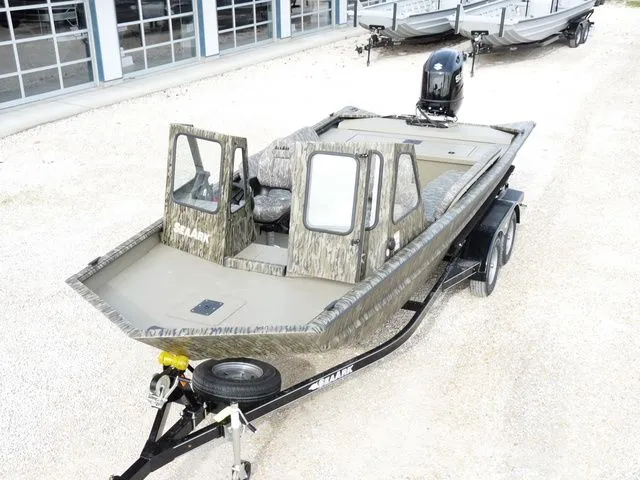 Slide: The Image of SeaArk 2072 MV Flat Cat Package 2026 - 2