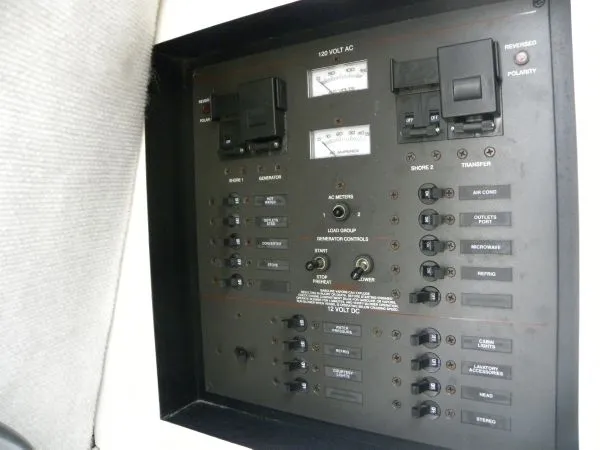 Slide: The Image of Wellcraft 270 Coastal I/O 2001 - 8