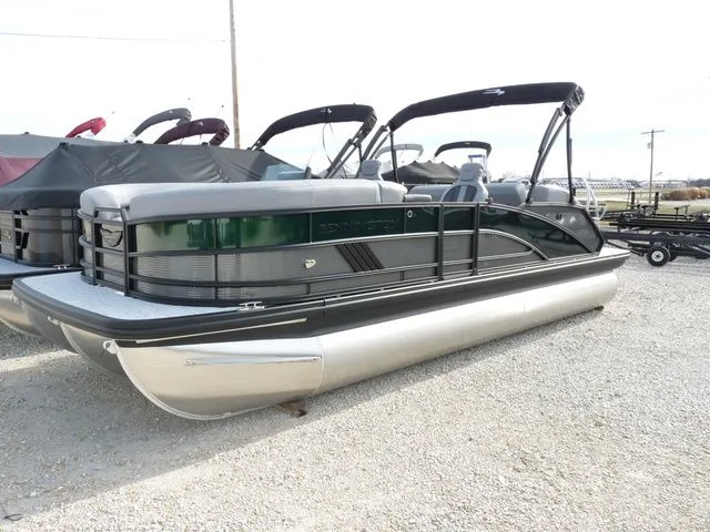 Slide: The Image of Bennington 22MSB Tritoon 2026 - 6