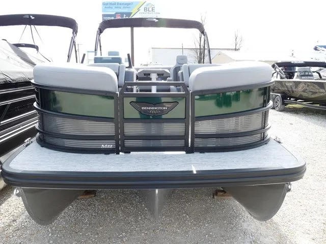 Slide: The Image of Bennington 22MSB Tritoon 2026 - 7