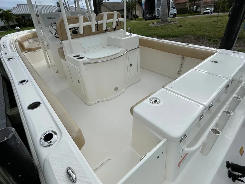 Slide: The Image of Key West Billistic 281 Center Console 2018 - 16
