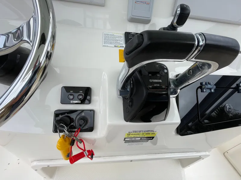 Slide: The Image of Key West Billistic 281 Center Console 2018 - 50