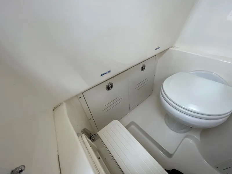 Slide: The Image of Key West Billistic 281 Center Console 2018 - 65