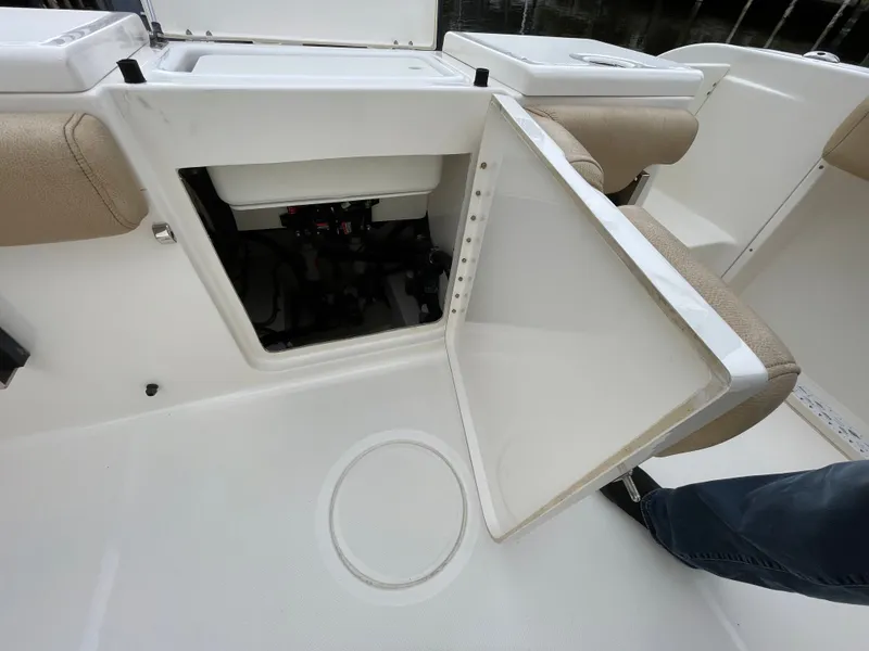 Slide: The Image of Key West Billistic 281 Center Console 2018 - 86