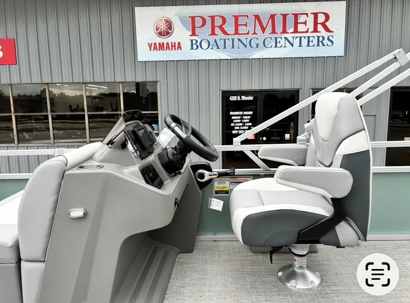 Slide: The Image of Avalon Venture 85 Rear Fish - 21' 2026 - 12