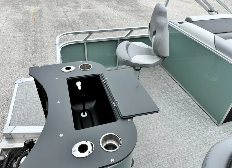 Slide: The Image of Avalon Venture 85 Rear Fish - 21' 2026 - 13