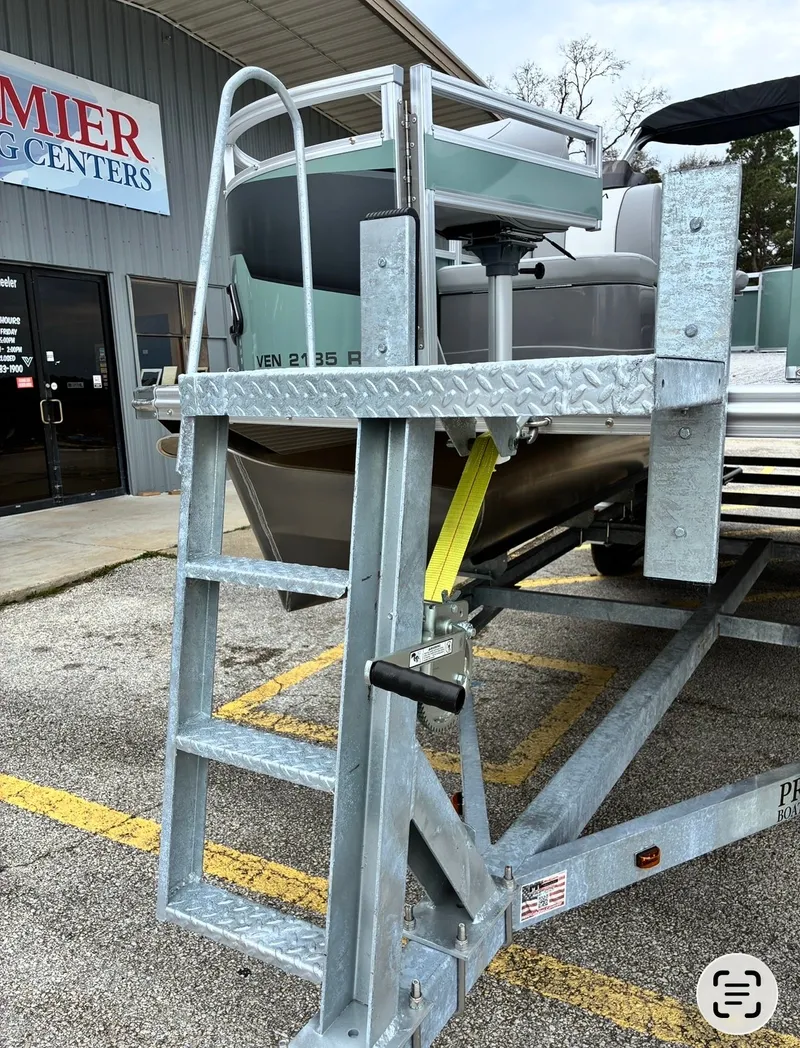 Slide: The Image of Avalon Venture 85 Rear Fish - 21' 2026 - 19