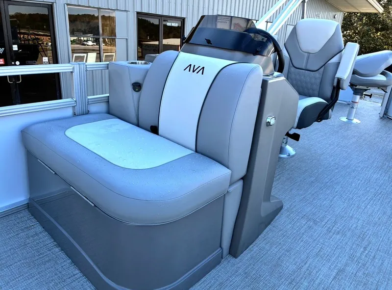 Slide: The Image of Avalon Venture 85 Quad Fish - 21' 2026 - 13