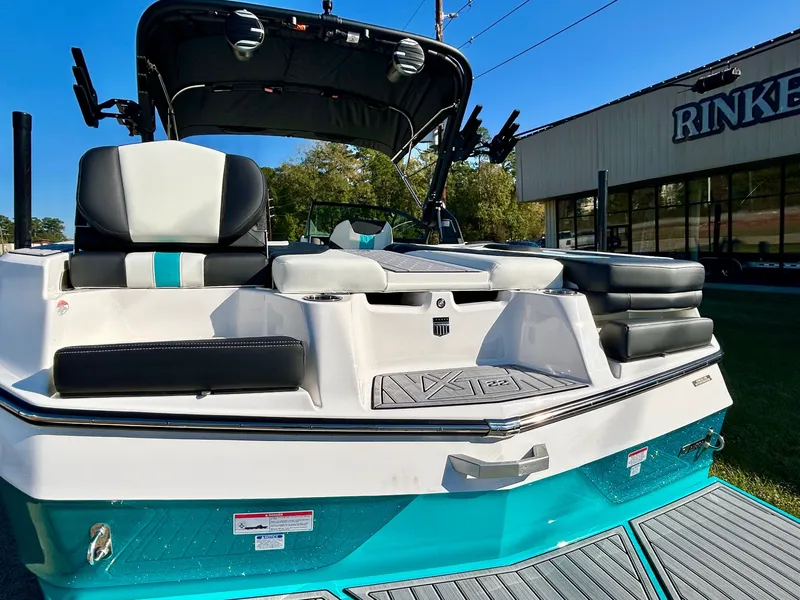 Slide: The Image of MasterCraft XT22 2026 - 13