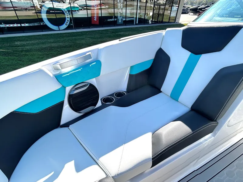 Slide: The Image of MasterCraft XT22 2026 - 18