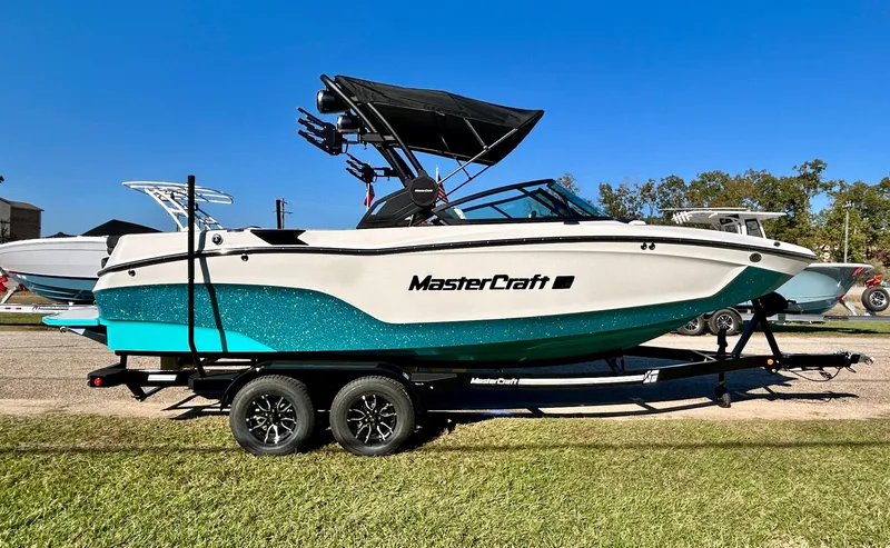 Slide: The Image of MasterCraft XT22 2026 - 3