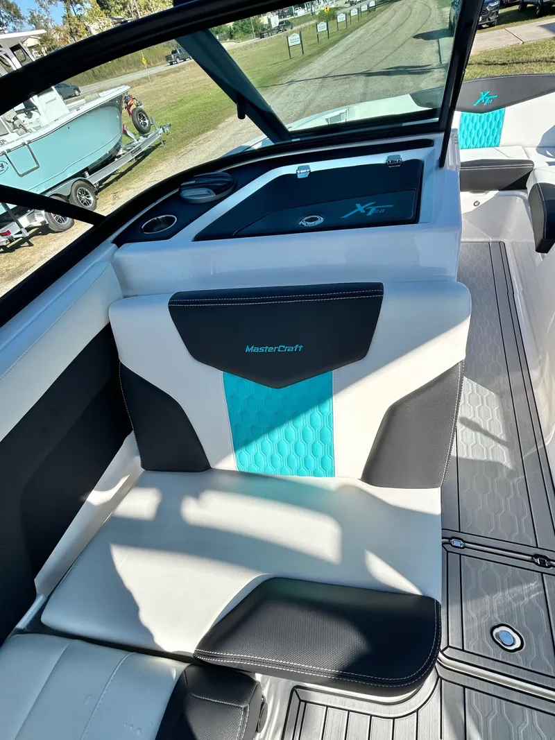 Slide: The Image of MasterCraft XT22 2026 - 31