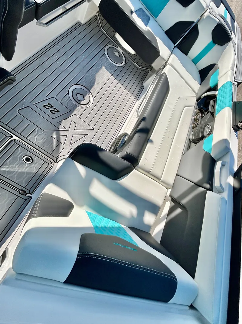 Slide: The Image of MasterCraft XT22 2026 - 37