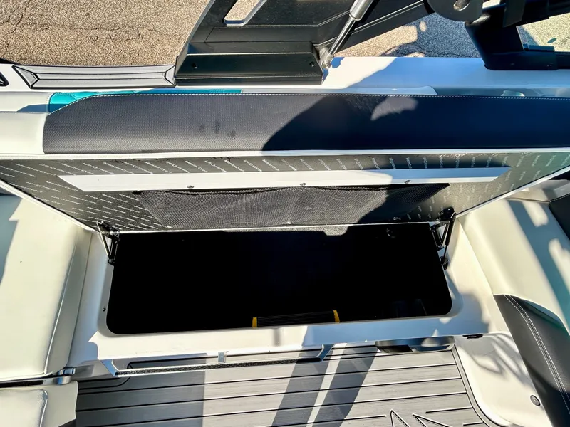 Slide: The Image of MasterCraft XT22 2026 - 40