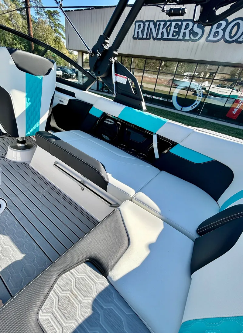 Slide: The Image of MasterCraft XT22 2026 - 53