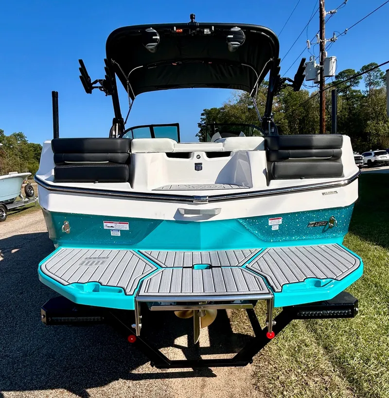 Slide: The Image of MasterCraft XT22 2026 - 6