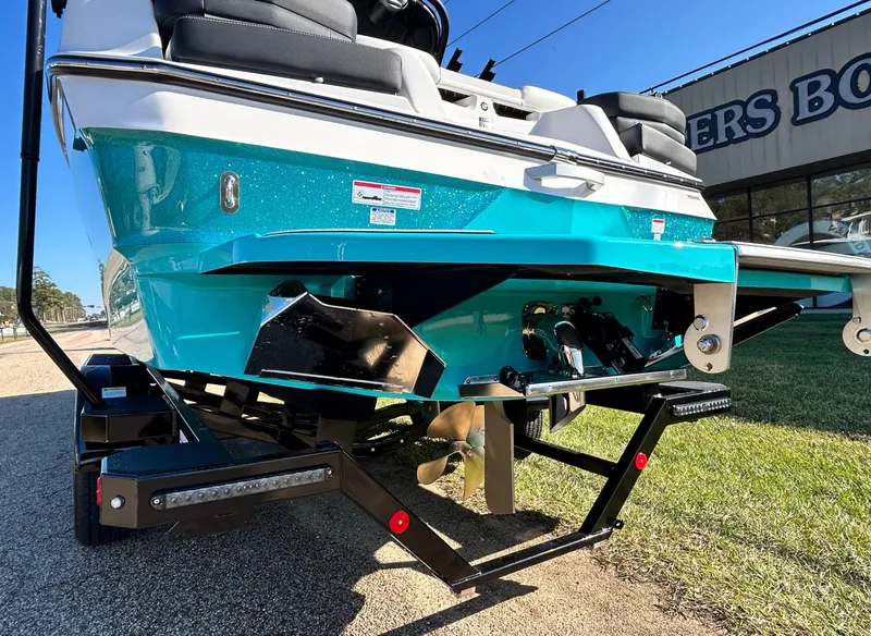 Slide: The Image of MasterCraft XT22 2026 - 8