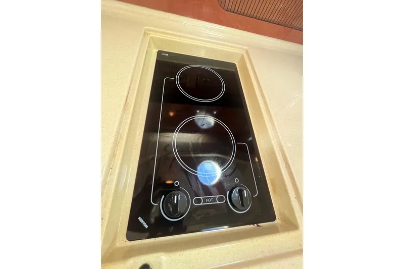 Slide: The Image of Ceramic cooktop on 2004 Sea Ray 340 Sundancer yacht kitchen. - 18