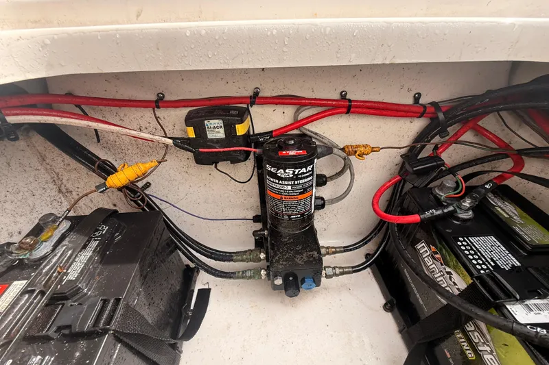 Slide: The Image of 2023 Sea Pro 239 Center Console boat wiring and battery setup. - 80