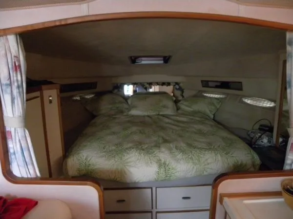 Slide: The Image of Sea Ray 34 Sundancer 1989 - 8