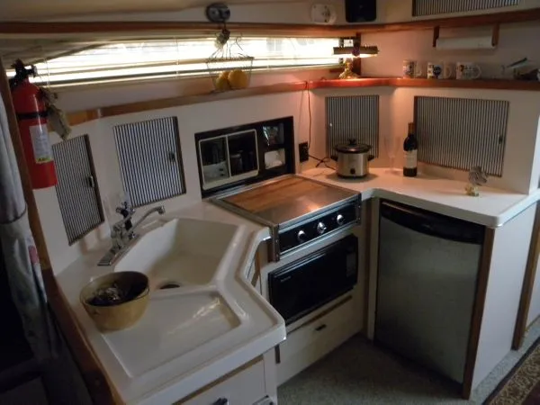 Slide: The Image of Sea Ray 34 Sundancer 1989 - 9