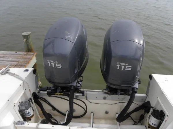 Slide: The Image of Mako 23CC Twin 2008 Yamaha 4 Strokes 1989 - 8