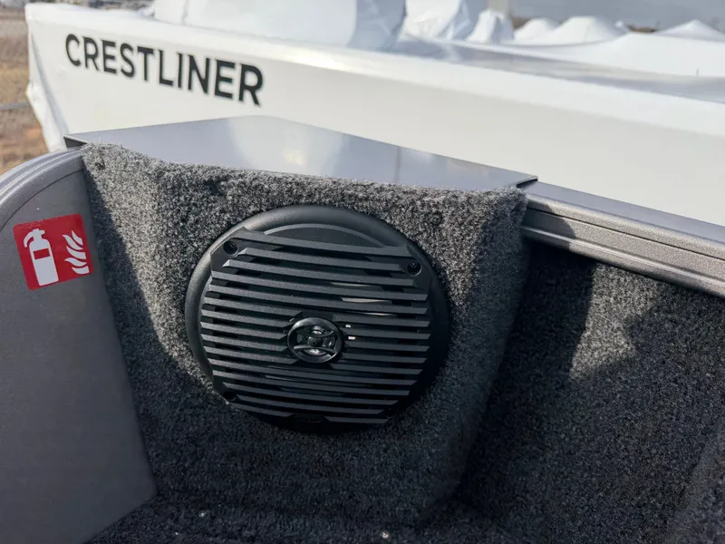 Slide: The Image of Crestliner 1650 Kodiak Tiller 2026 - 11