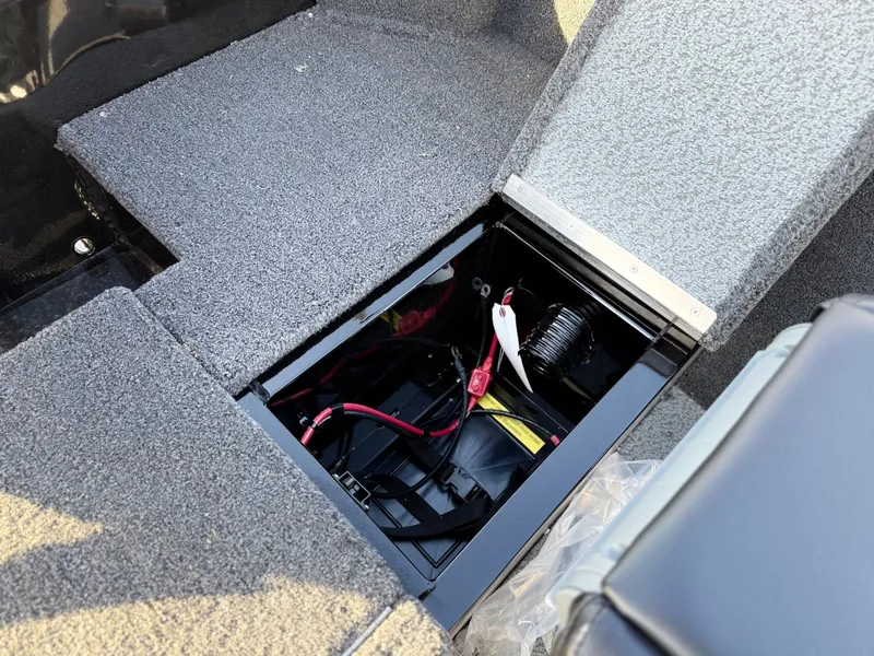 Slide: The Image of Crestliner 1650 Kodiak 2026 - 13