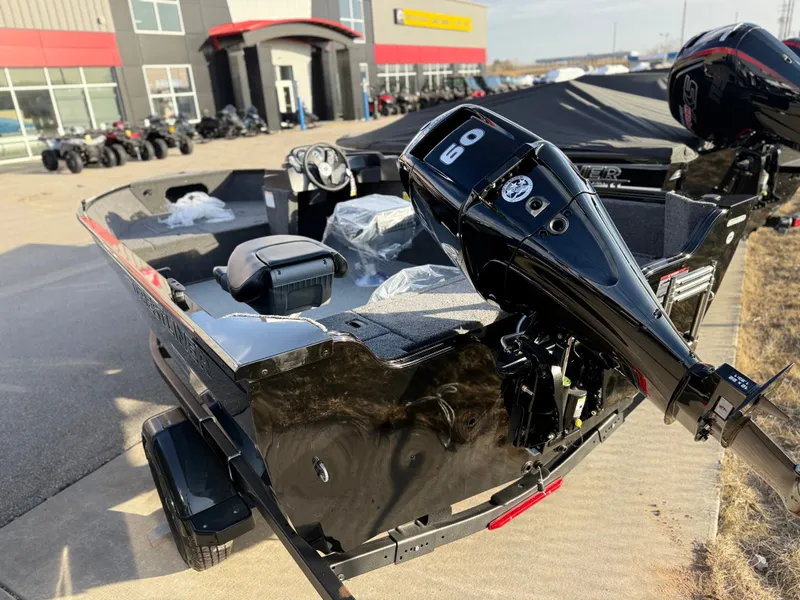 Slide: The Image of Crestliner 1650 Kodiak 2026 - 4