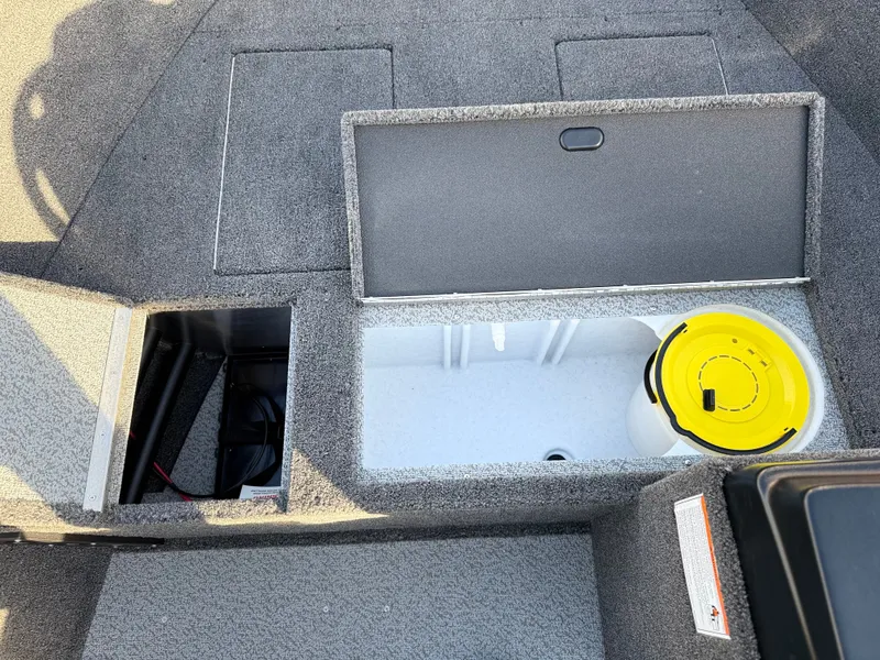 Slide: The Image of Crestliner 1650 Kodiak 2026 - 9