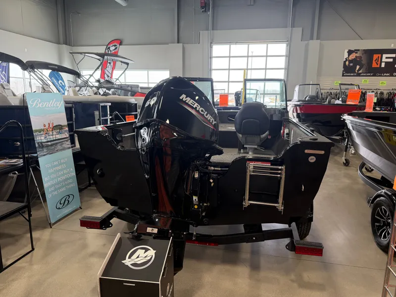 Slide: The Image of Crestliner 1650 Kodiak 2026 - 5