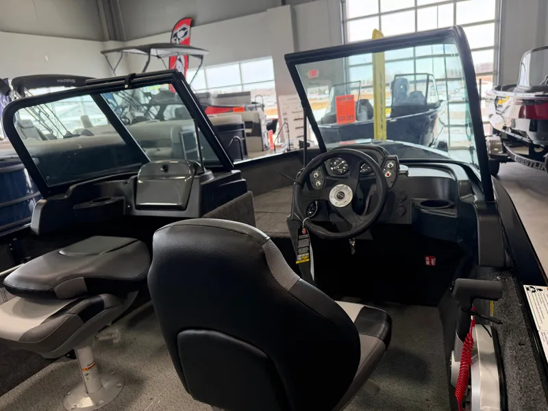 Slide: The Image of Crestliner 1650 Kodiak 2026 - 6