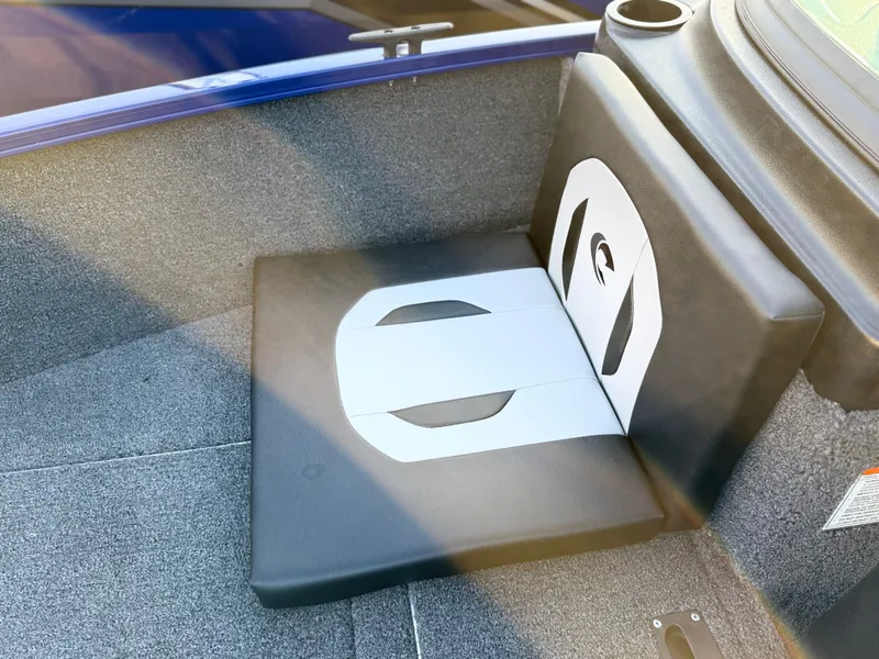 Slide: The Image of Crestliner 1650 Kodiak 2026 - 12