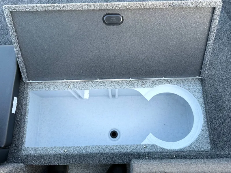 Slide: The Image of Crestliner 1650 Kodiak 2026 - 15