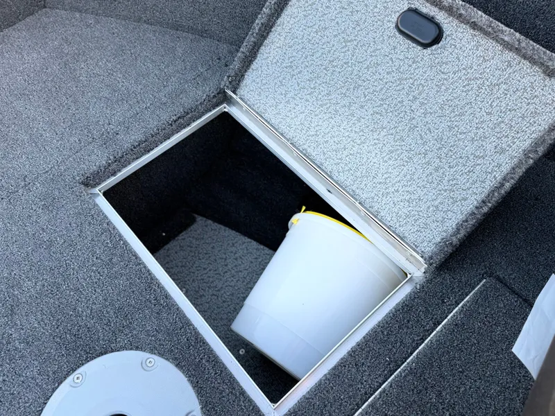 Slide: The Image of Crestliner 1650 Kodiak 2026 - 17